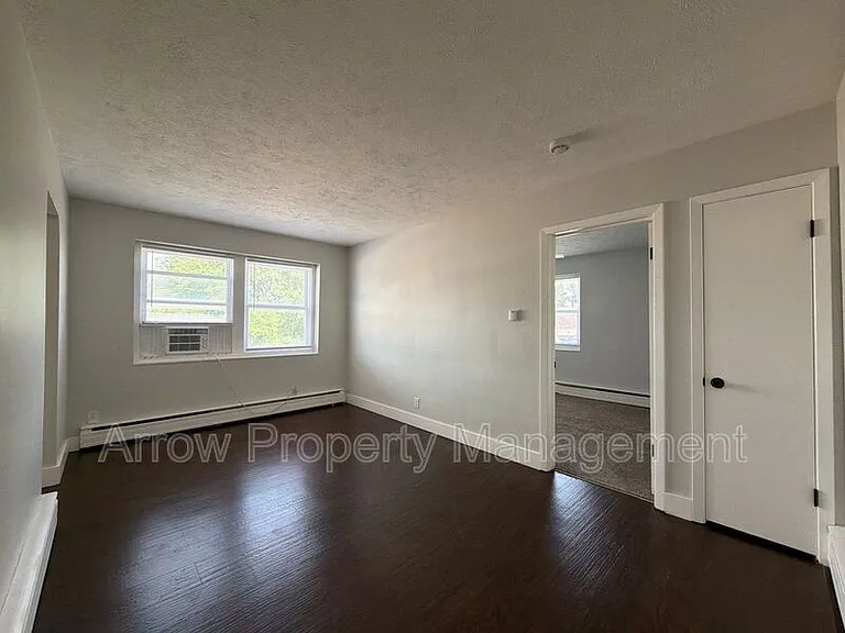 1037 G St #1 — Photo 3