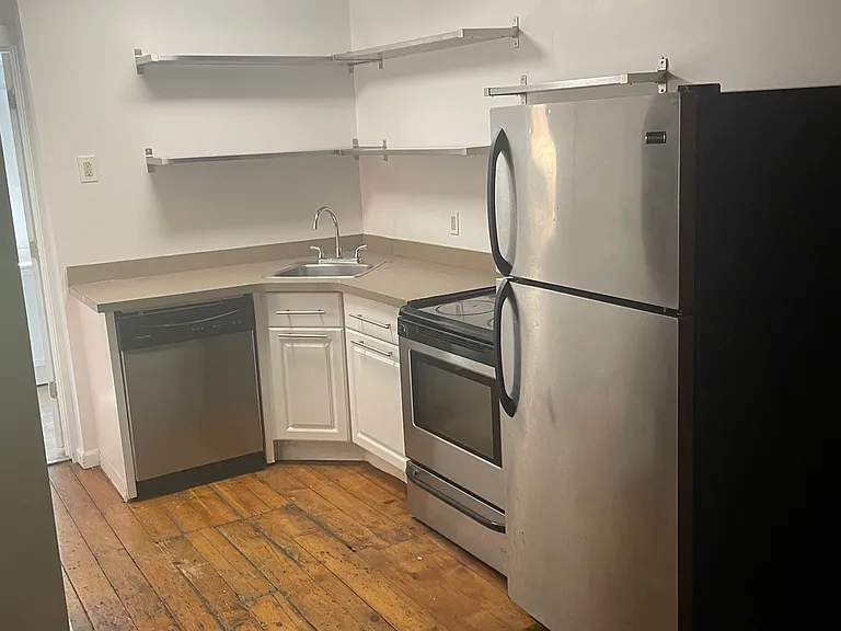 4520 Liberty Ave — Photo 5