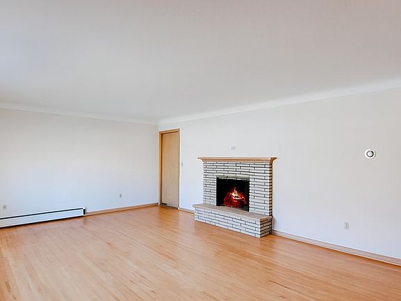 2nd image of 136 20th Ave N