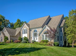 14 Orchard Hill Dr, Westborough, MA 01581