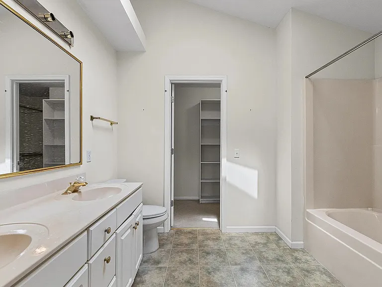 4200 Cedar Crest Ln — Photo 25
