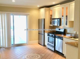 34 Hall St, Jamaica Plain, MA 02130