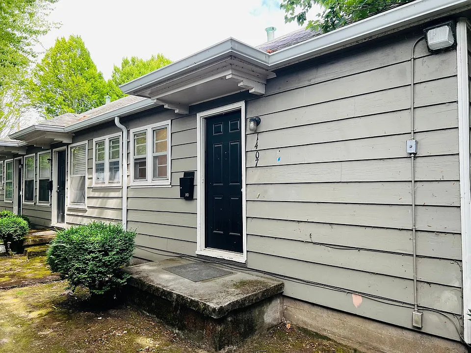 1bed/1bath Garden Level Apartment near N Interstate Ave
