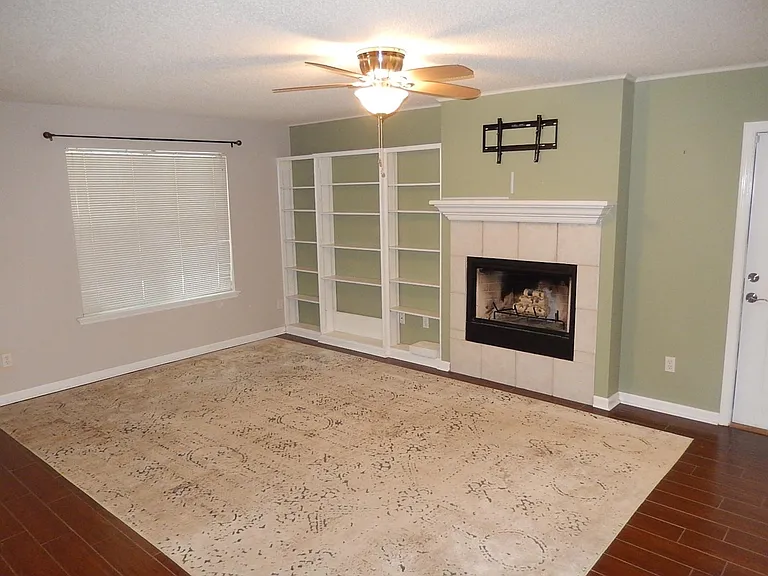 494 Concord Rd — Photo 3