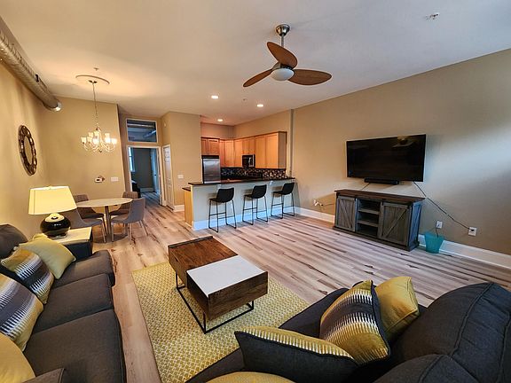 5th image of 415 Saint Francis St Unit 117