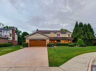 3903 Kiess Dr, Glenview, IL 60026