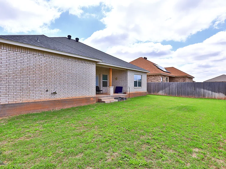 3126 Oakley St — Photo 27