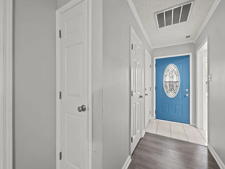 2033 Derby Run Rd — Photo 2