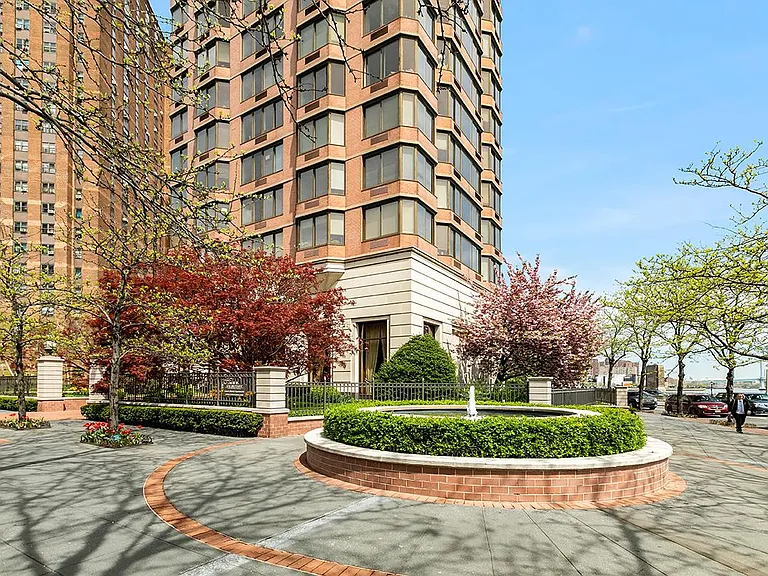 1775 York Ave #33B — Photo 11