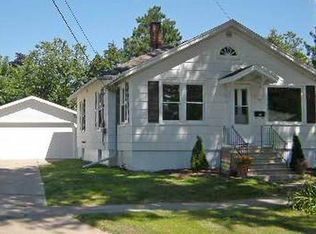 40 18th St, Clintonville, WI 54929