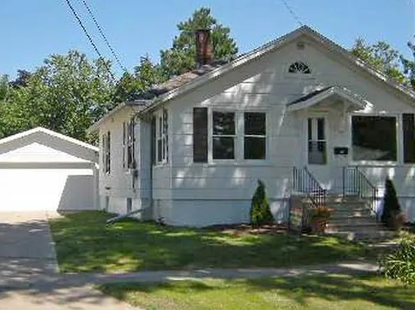 40 18th St, Clintonville, WI 54929