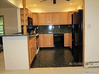2nd image of 119 Islip Ave
