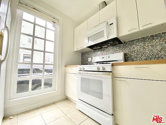 4th image of 1746 Lincoln Blvd #3
