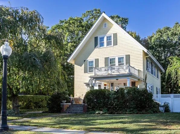 195 Bedford St, New Bedford, MA 02740