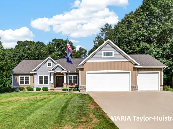 7827 Queenie Ct, Allendale, MI 49401
