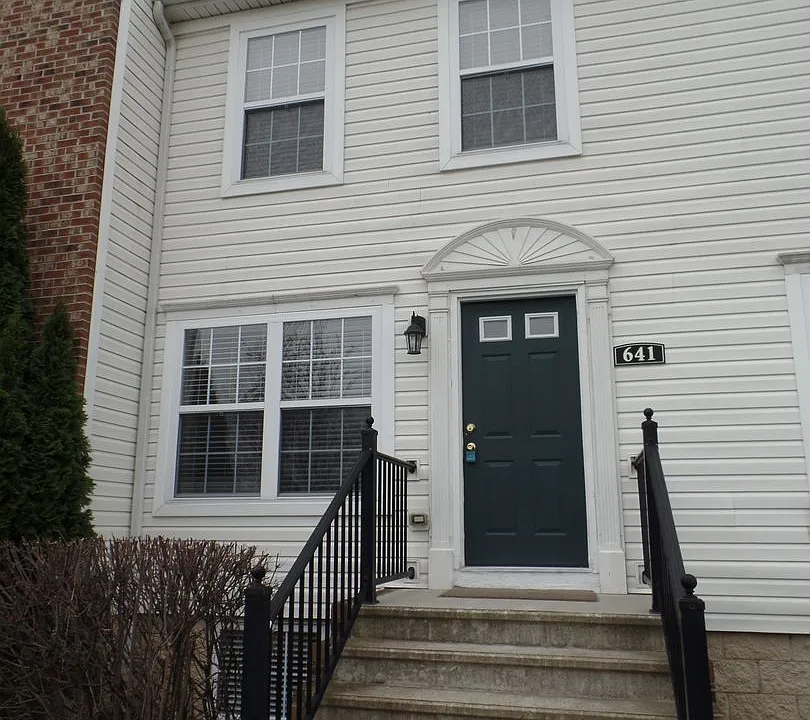 723 Lazelle Rd