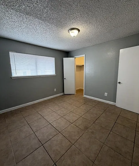 3737 Hillcroft Apartments — Photo 75