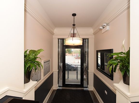 4th image of 2848 N Sheffield Ave APT 2N