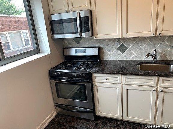 5th image of 11940 Metropolitan Ave APT A2