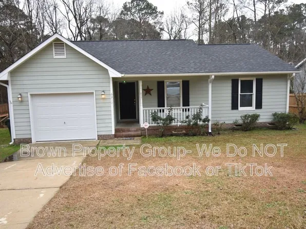6313 Applewhite Rd, Fayetteville, NC 28304