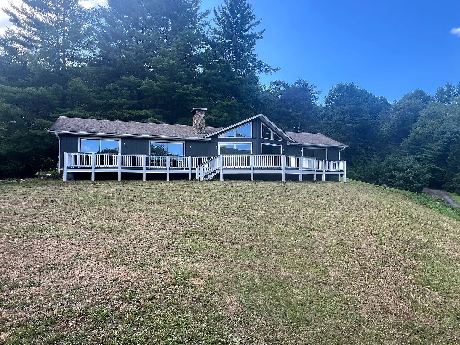3 bed, 1888 sqft, $3,000 — Photo 4