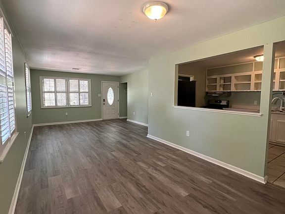 5th image of 802 Augustine Dr