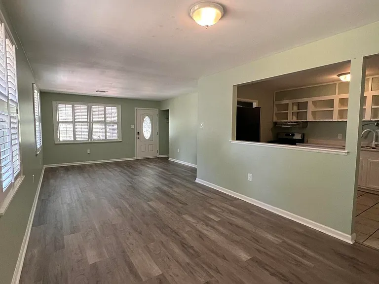 802 Augustine Dr — Photo 5
