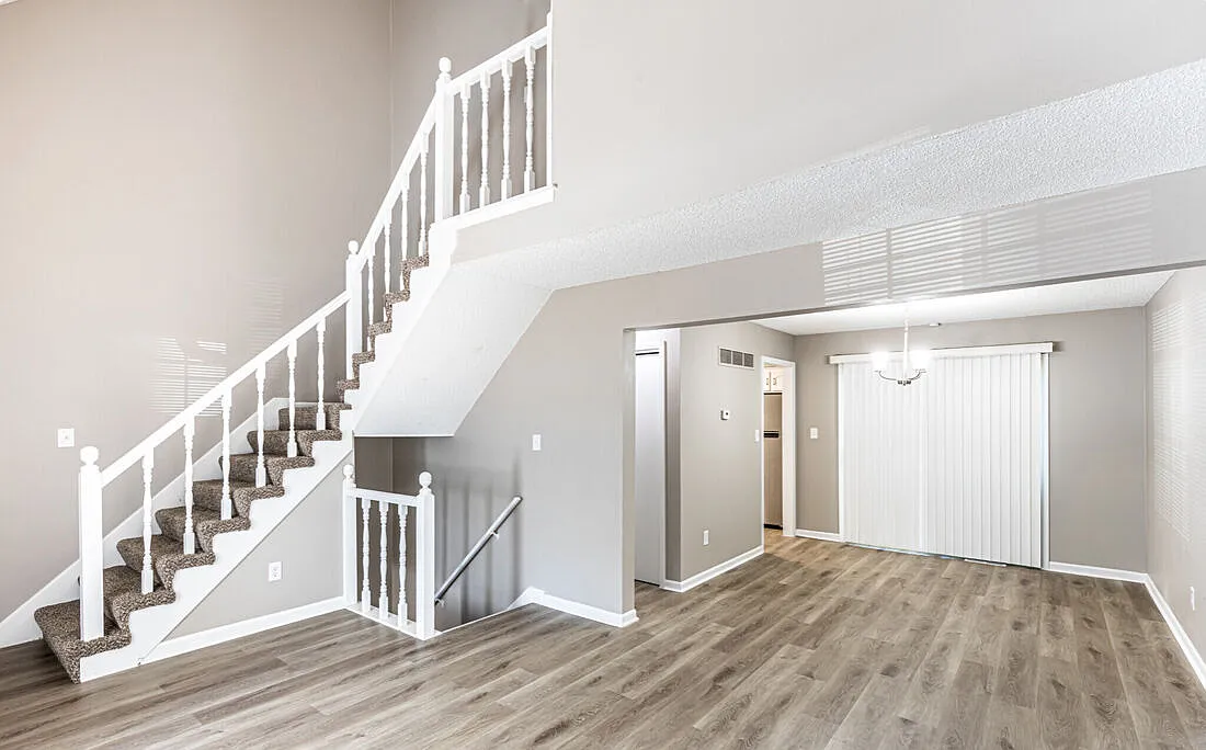 Holmesbrook Townhomes — Photo 2