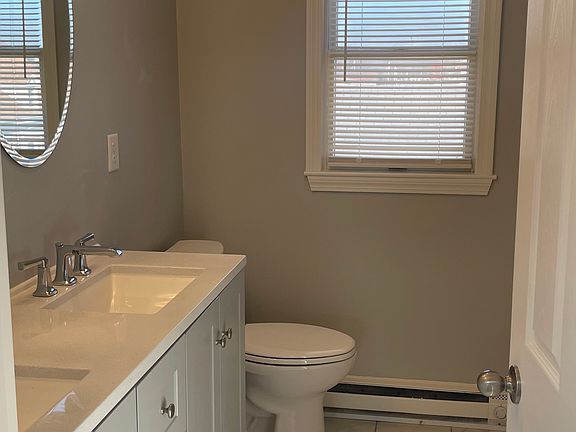 3rd image of 394 Rantoul St APT 3