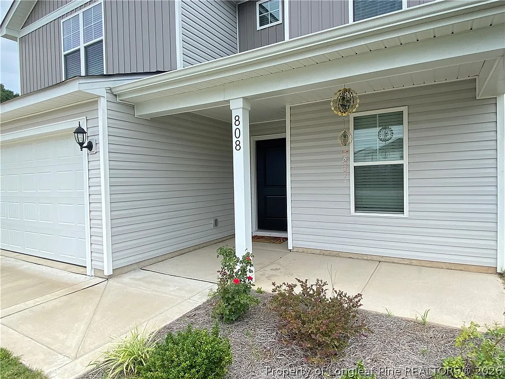 5 bed, 2.5 bath, 2548 sqft, $2,250 — Photo 3