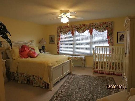 5th image of 2232 Cambridge Dr