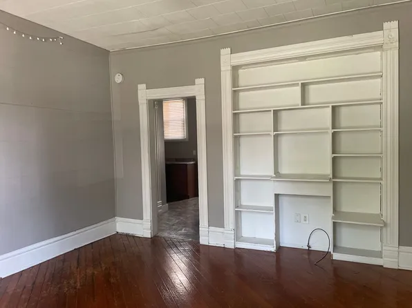 906 E Burlington Apartments!