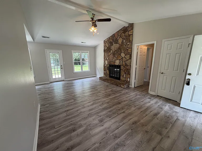 1027 Riverchase Rd SE — Photo 2