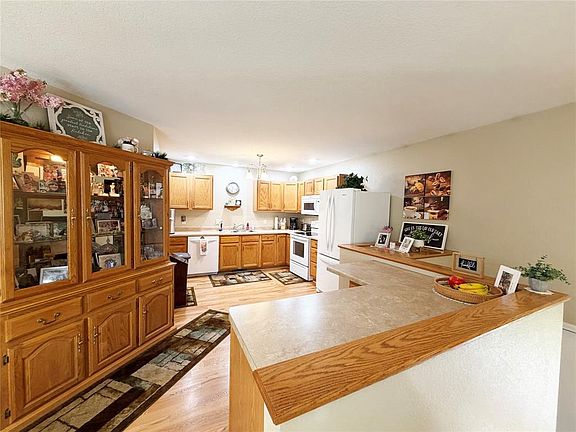 5th image of 770 Diamond Lane