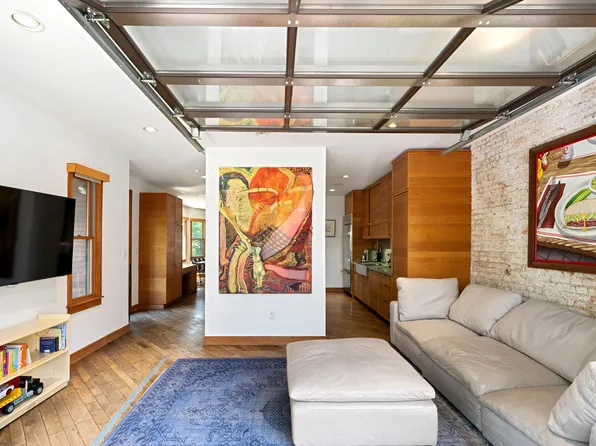 7807 Ridge Boulevard image 4 of 21