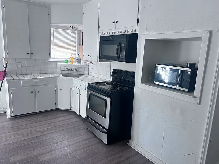 210 W Vanderbilt Dr — Photo 7