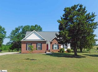 38 Knight Rd, Gray Court, SC 29645