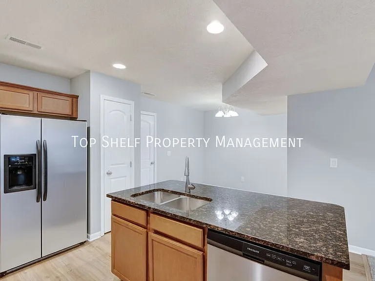 9125 Greenspire Dr #114 — Photo 7