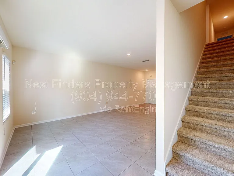 373 Aralia Ln — Photo 2