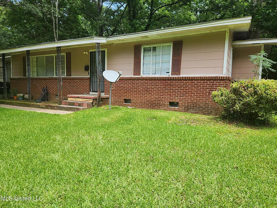 3052 Woodside Dr