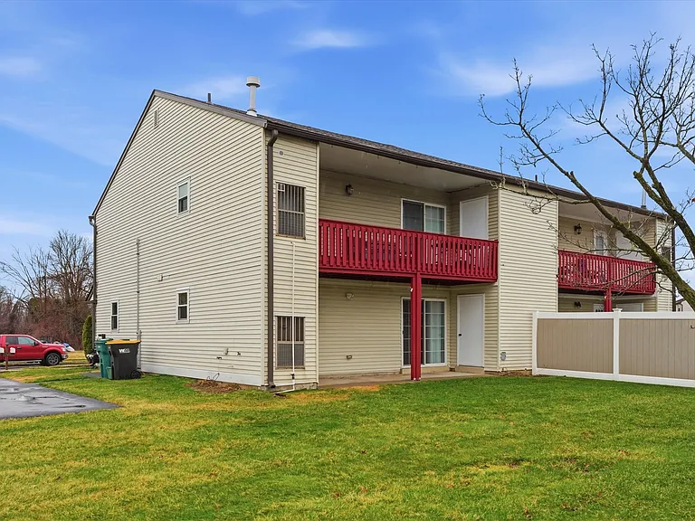 4548 Rosemarie Dr — Photo 25