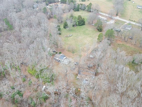 3rd image of 930 Broadway School Rd