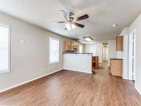 5th image of 4821 Waterford Dr