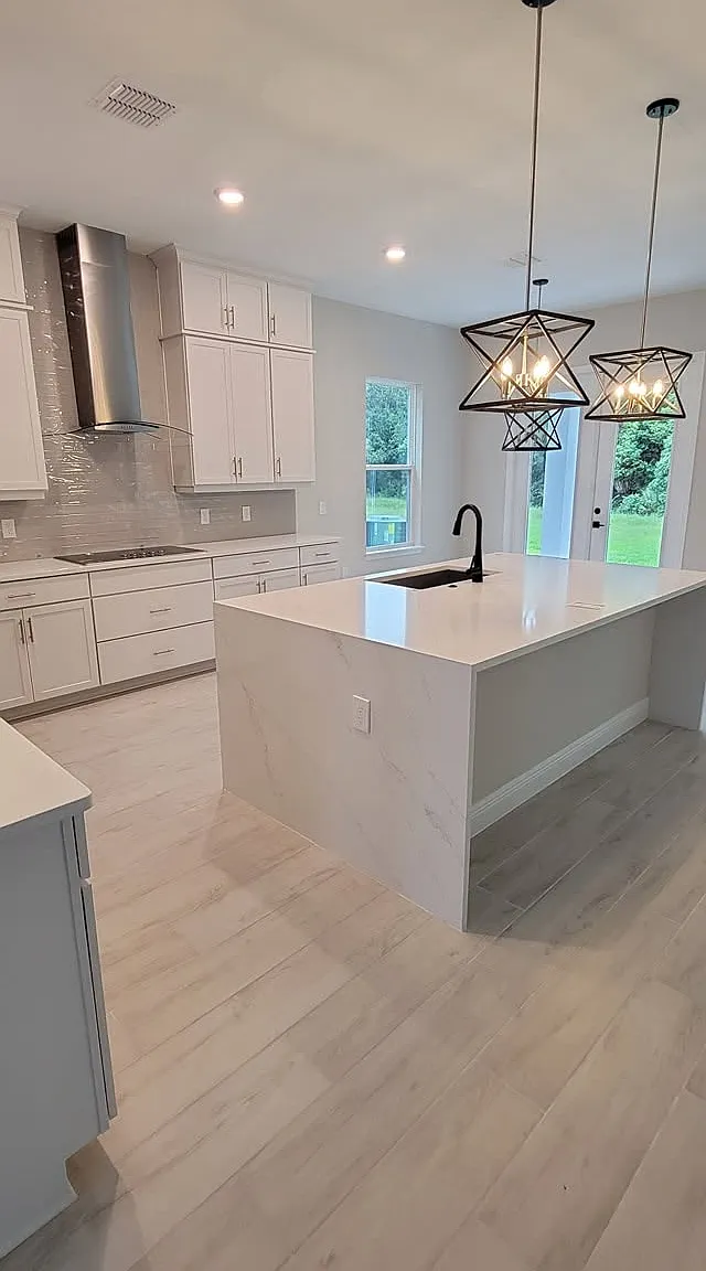5 bed, 4.5 bath, 4301 sqft, $6,500 — Photo 1