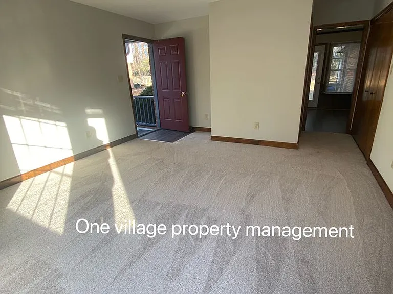 433 Creekway Dr — Photo 2