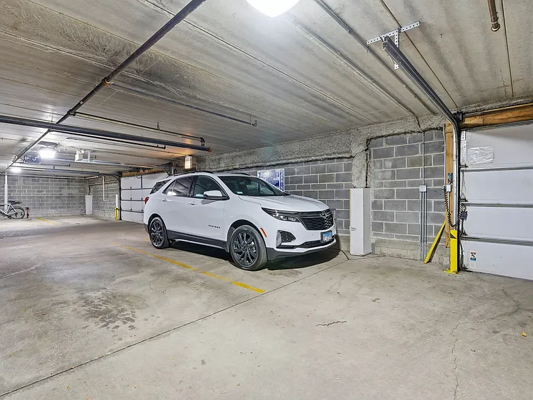 1350 W Fullerton Ave #511 — Photo 16