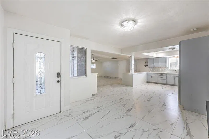 3 bed, 2.0 bath, 1853 sqft, $2,150 — Photo 4