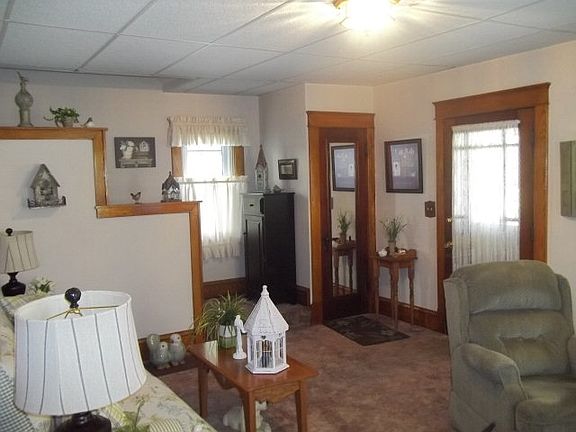 5th image of 576 North St