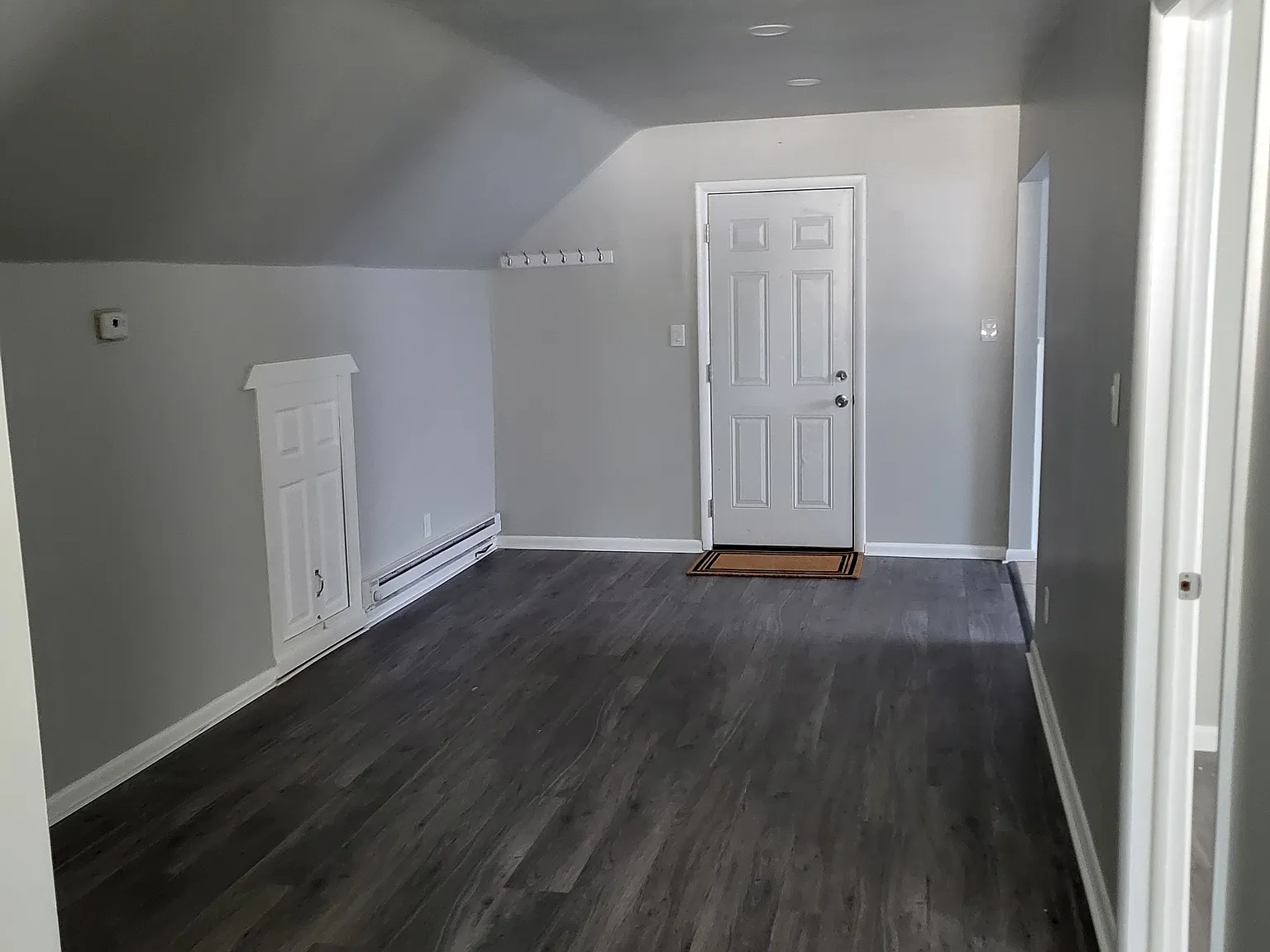 2 bed, 900 sqft, $1,400 — Photo 2