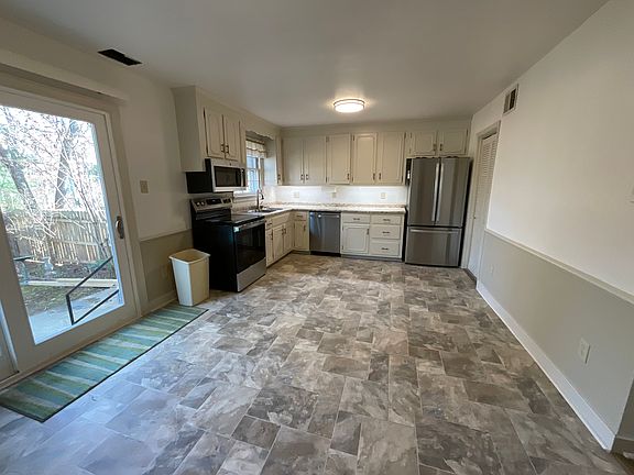 4th image of 1814 Cambridge Ct